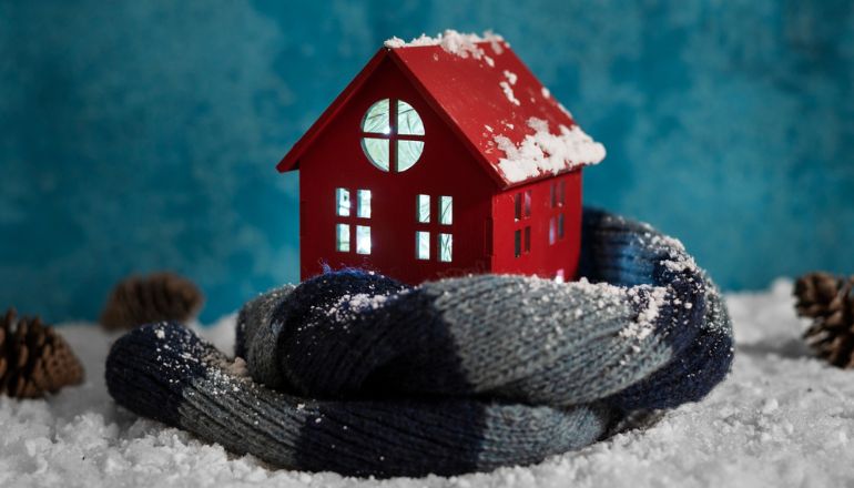 Selling Your Home in Winter: A Smart Move?